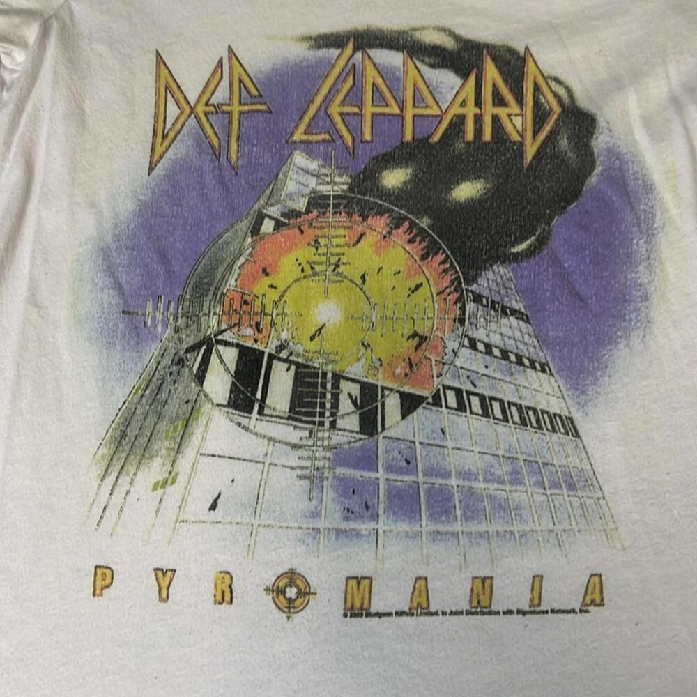 Junk Food Def Leppard Baby TShirt Size Small *fair condition